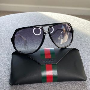 AUTHENTIC Gucci GG 1622 sunglasses in Black & White with Black gradient Lens